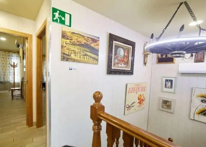 Ezequiel Hostel Melide